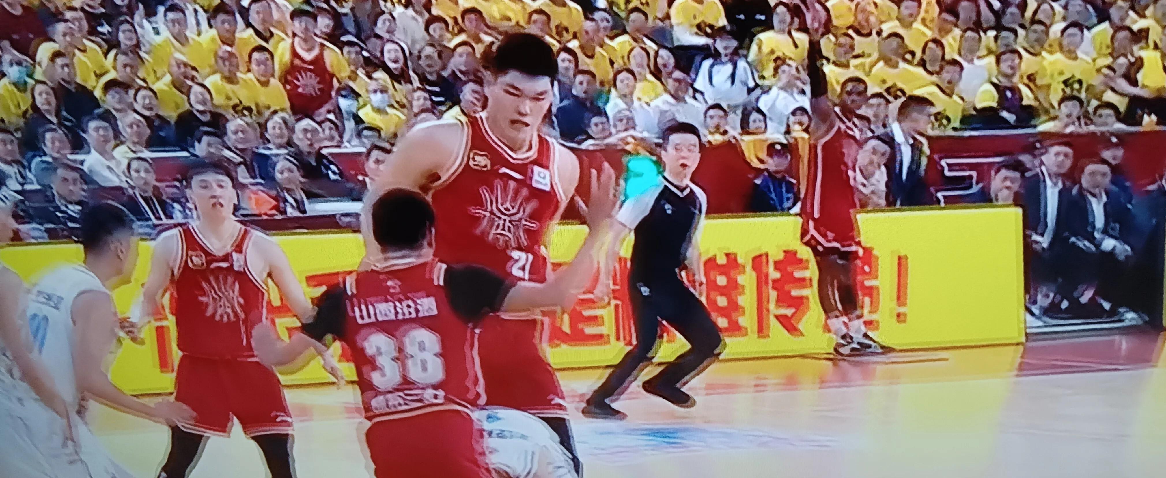 北京队惊险PK山东男篮，成功晋级！