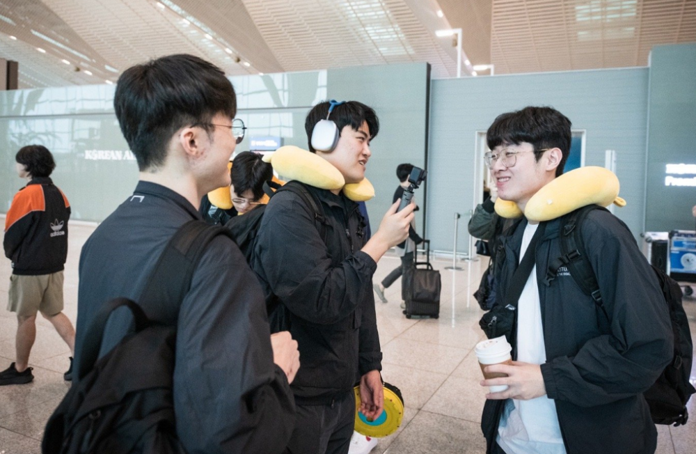 开云体育平台APP-BRO碾压MAD，Zeus操刀奇招英雄翻盘激烈交锋全球总决赛，让粉丝疯狂欢呼