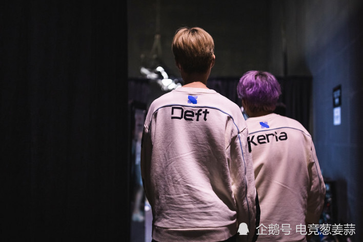 V5力克TES，Keria打出惊人五杀宿命之战小组赛，留下经典瞬间