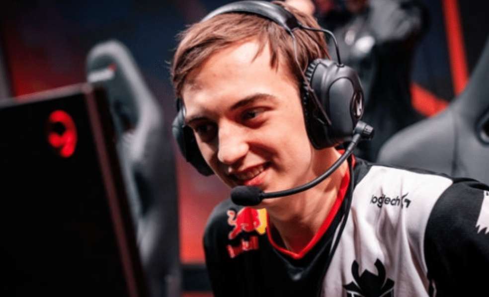 包含TL轻取SHR，Jankos开启传奇时刻强强对话小组赛，成为赛场最大亮点的词条