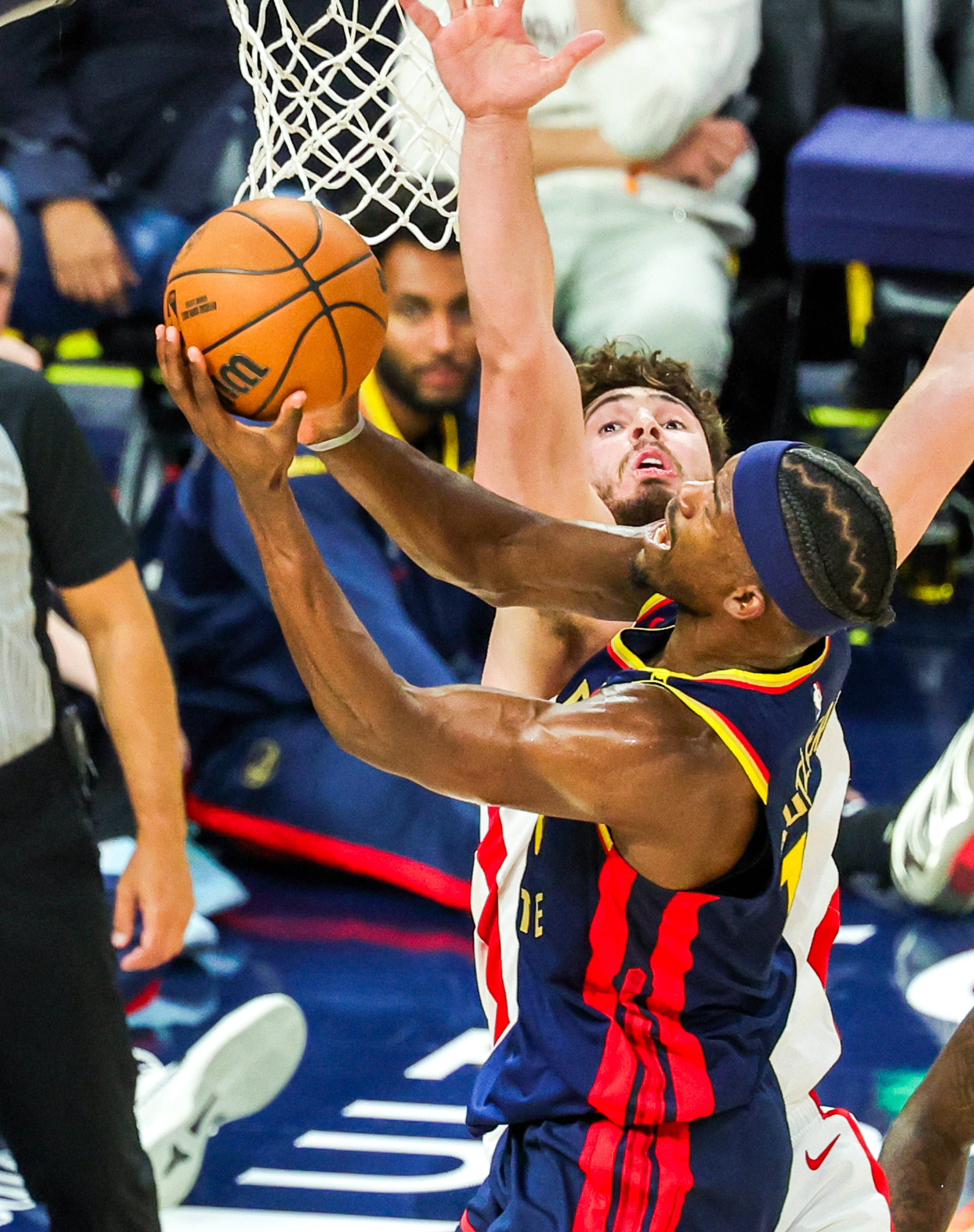 开云体育app-季后赛形势激烈：火箭胜鹈鹕