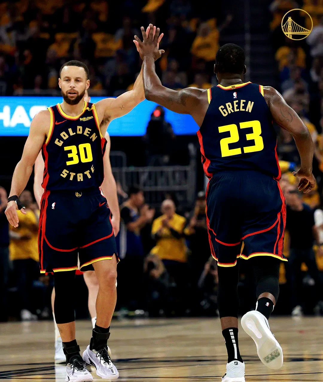 勇士后卫表现出色，球队备战季后赛信心十足