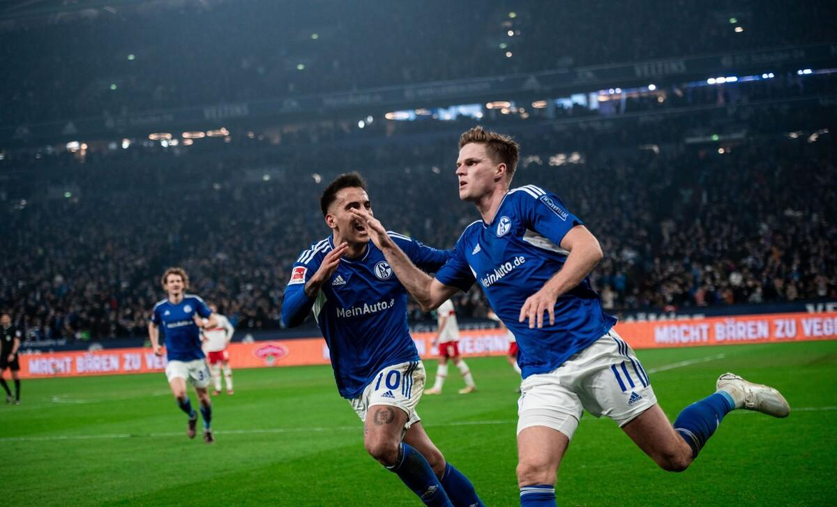 沙尔克逆转比赛，成功扭转败局