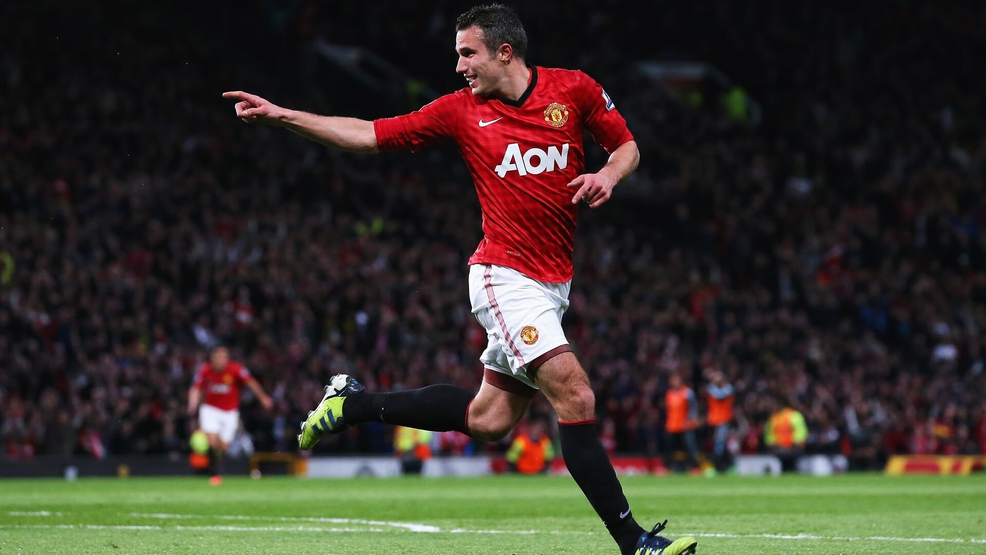 开云APP-终场哨响之前，绿茵场与篮球馆的共同心跳