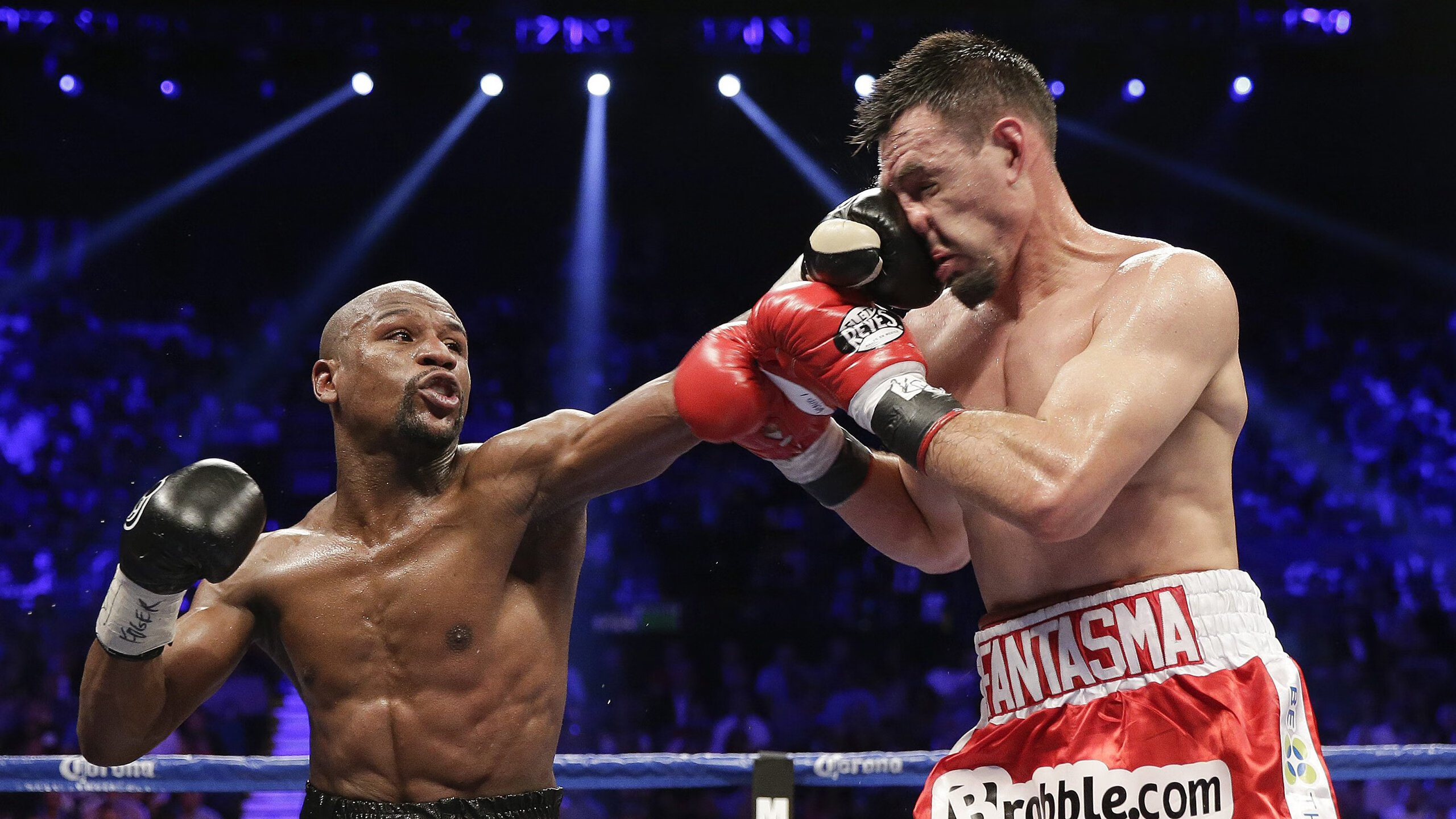 开云体育app-铁壁铜墙下的魔术师之手，活塞掀翻老鹰，武切维奇如何主宰比赛走向