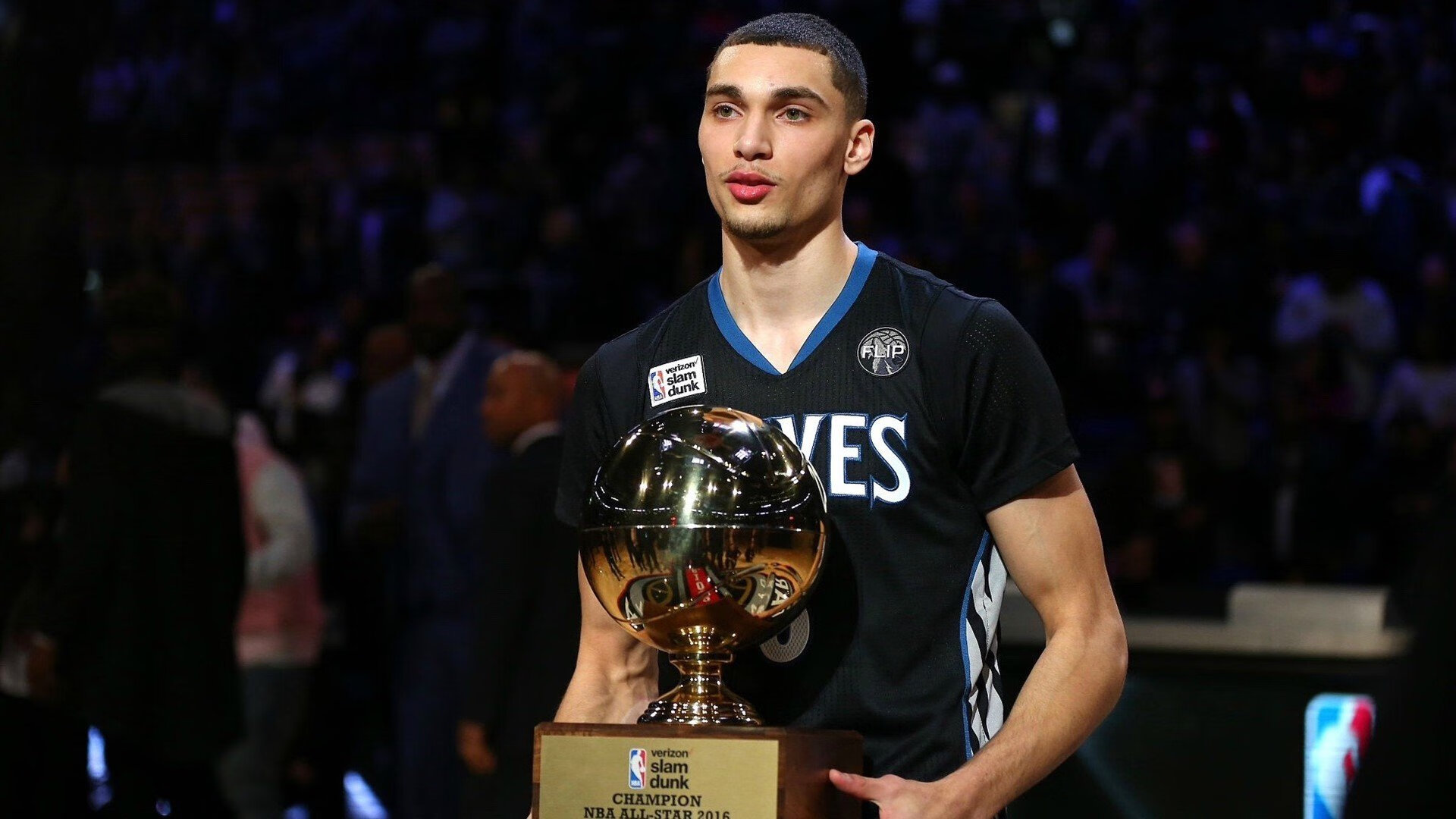 开云体育下载-要写一篇唯一性的文章，关键在于塑造不可能中的可能。标题和内容都需要聚焦于这个独特瞬间的不可复制性